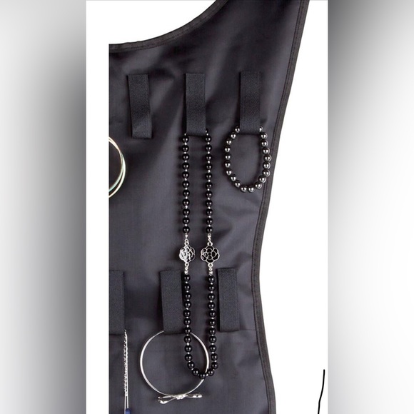 UMBRA Little Black Dress Jewelry Organizer. - Picture 2 of 10